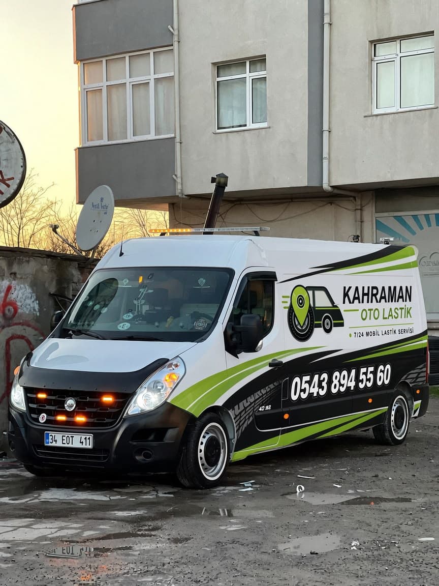 Kahraman Oto Lastik mobil servis aracı İstanbul'da 7/24 lastik hizmeti için hazır